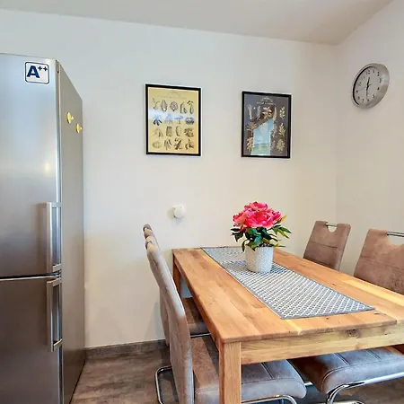 2 Bedroom Amazing In Daire Zella-Mehlis